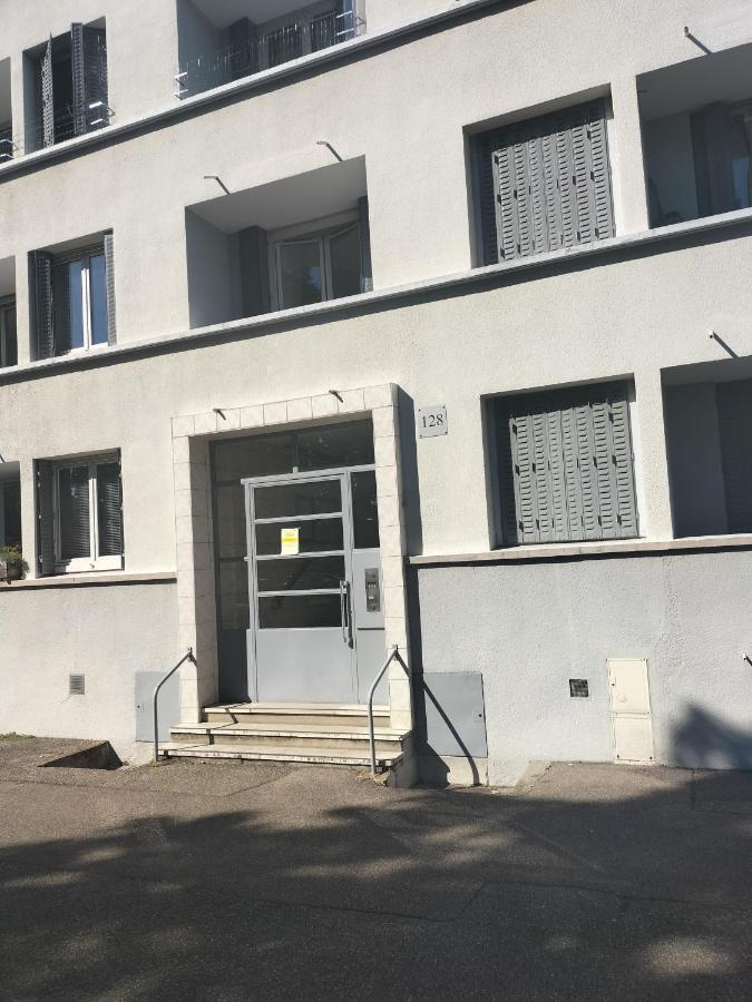 Joli Appartement Proche Metro Lyon Exterior photo